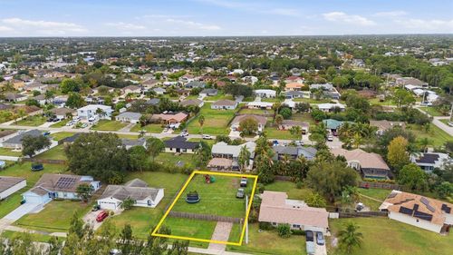 313 Sw Thornhill Dr, Port St Lucie, FL, 34984-4367 | Card Image