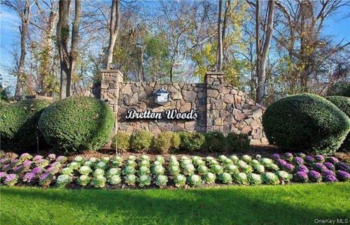 937 Skyline Dr, Coram, NY, 11727-3667 | Card Image