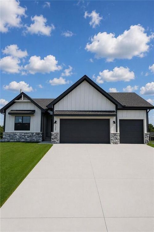1300 Larkspur Ct, Belton, MO, 64012 | Card Image