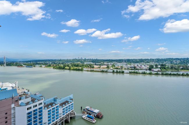 2309 - 988 Quayside Drive, Condo with 2 bedrooms, 1 bathrooms and 1 parking in New Westminster BC | Image 1