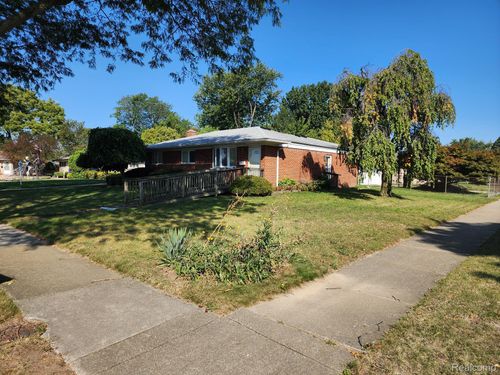 34185 Old Forge Ct, Sterling Heights, MI, 48312-5650 | Card Image