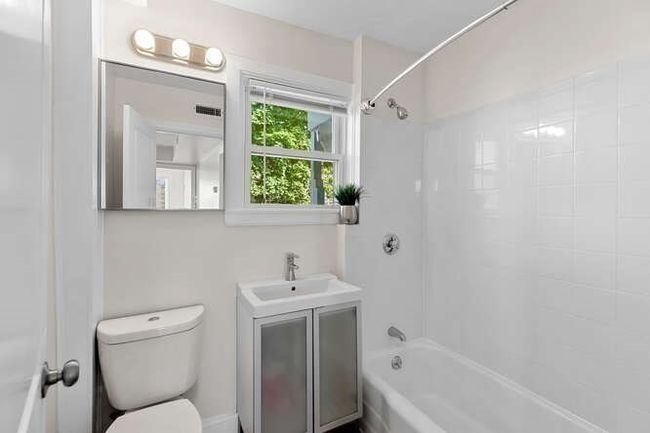 APT-2 - 9 Foster St, Condo with 4 bedrooms, 2 bathrooms and null parking in Gloucester MA | Image 11