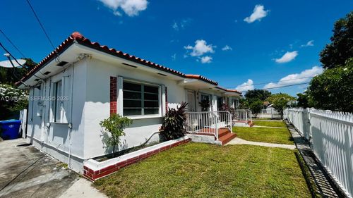 3667-3667 Nw 5th St, Miami, FL, 33125-4064 | Card Image