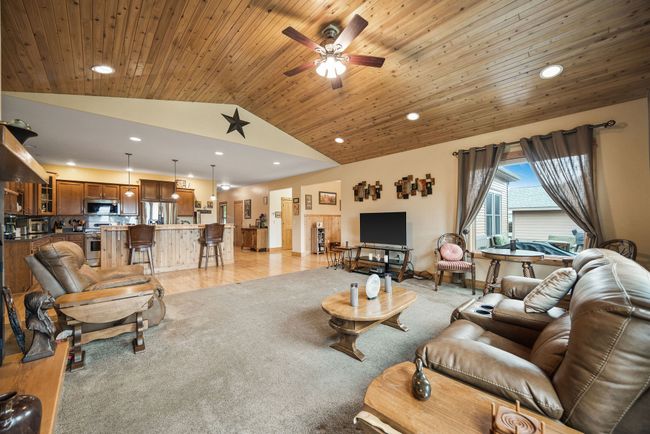 Living to kitchen, dining, and guest rooms | Image 30