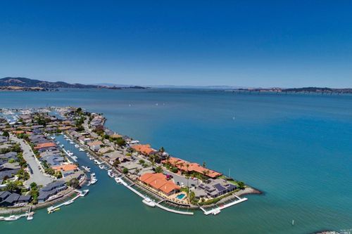 79 Saint Thomas Way, Tiburon, CA, 94920-1029 | Card Image