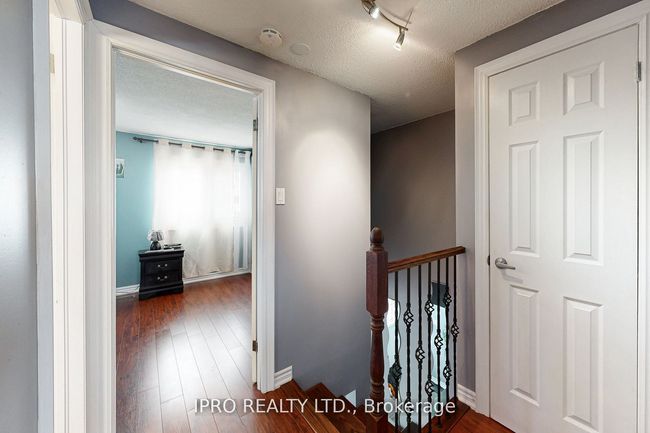 238 Royal Salisbury Way, House attached with 3 bedrooms, 2 bathrooms and 3 parking in Brampton ON | Image 24