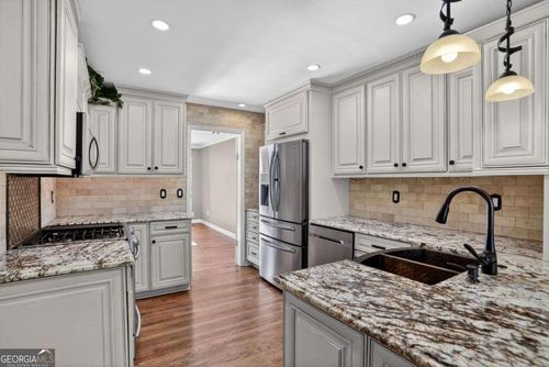 1352 Sheffield Glen Way Ne, Atlanta, GA, 30329-3456 | Card Image