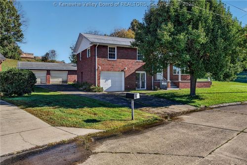 1403 Meadowbrook Dr, Point Pleasant, WV, 25550-2121 | Card Image