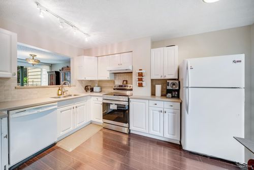 4253 Birchwood Cres, Burnaby, BC, V5G4E6 | Card Image