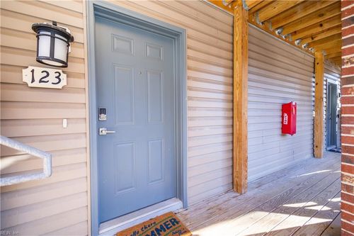 apt-123-414 Delaware Ave, Norfolk, VA, 23508-2802 | Card Image