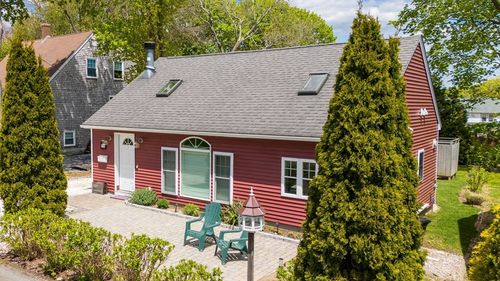 73 Congdon St, Narragansett, RI, 02882 | Card Image