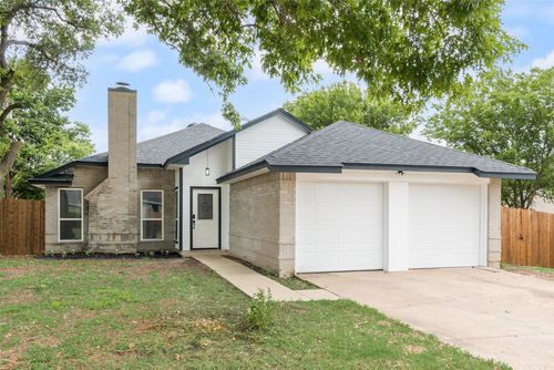 204 Hollywood Dr, Glenn Heights, TX, 75154-2008 | Card Image