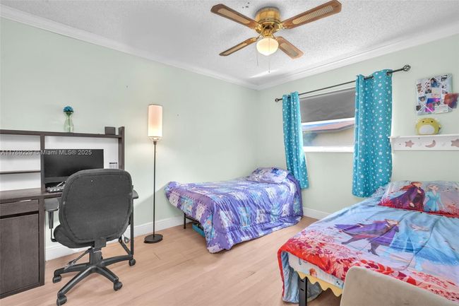 700 Nw 88 Th Ter, House other with 3 bedrooms, 2 bathrooms and null parking in Pembroke Pines FL | Image 25