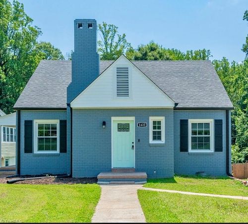 1423 Richardson Dr, Reidsville, NC, 27320-5529 | Card Image