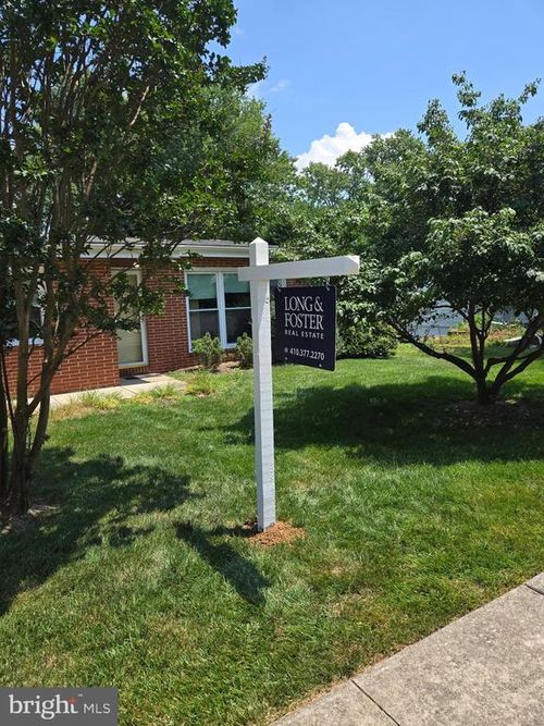 6711 Laurelwood Ave, BALTIMORE, MD, 21209-1446 | Card Image