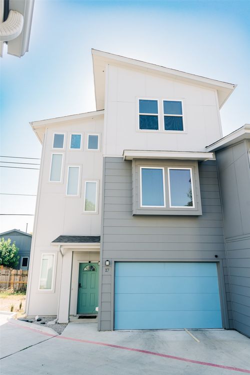 17-12500 Lamppost Ln, Austin, TX, 78727-4441 | Card Image