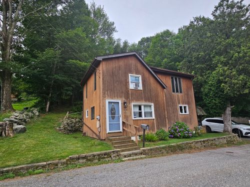 33 Tanner Ave, Norwich, CT, 06360-5928 | Card Image