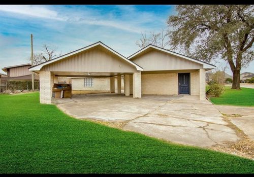3215 Blossom Dr, Beaumont, TX, 77705 | Card Image