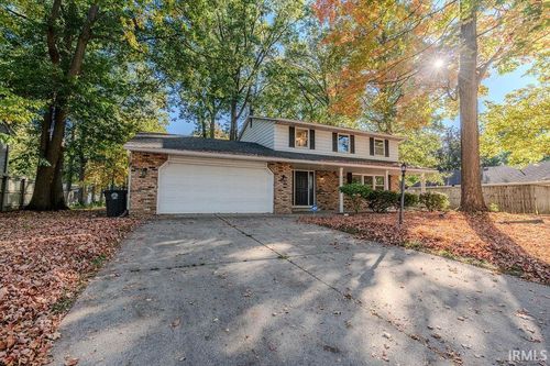 6334 Bennington Dr, Fort Wayne, IN, 46815-7820 | Card Image