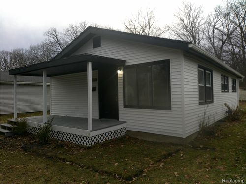 4502 Huckleberry Lane, Flint, MI, 48507 | Card Image