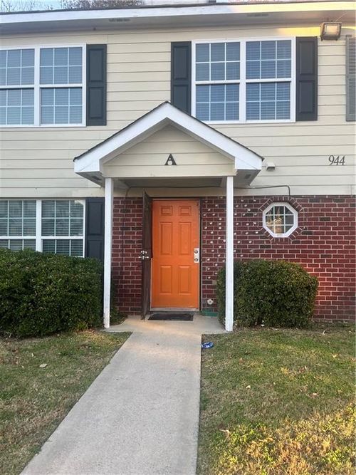 944 Old Mill Pt, Monroe, GA, 30655-2876 | Card Image