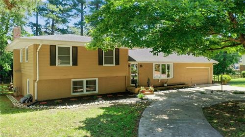 205 Ridgeland Dr, Smithfield, VA, 23430-1527 | Card Image