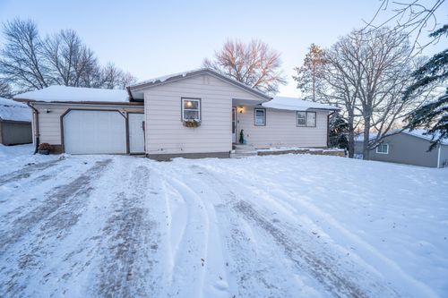 2301 Runestone Ave, Alexandria, MN, 56308-5016 | Card Image