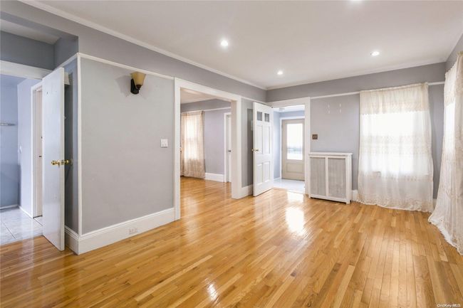 148-38 86 Th Ave, House other with 4 bedrooms, 3 bathrooms and null parking in Briarwood NY | Image 4