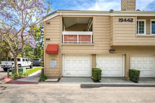 202-19442 Sunray Ln, Huntington Beach, CA, 92648-6403 | Card Image