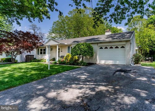 529 Fairway Dr, CAMP HILL, PA, 17011-2023 | Card Image