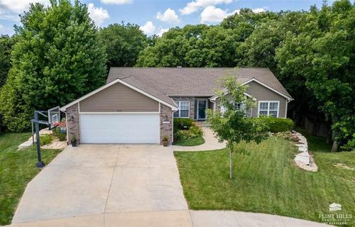 1044 Highland Ridge Dr, Manhattan, KS, 66503-8004 | Card Image