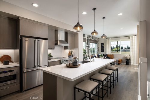 326 E William Way, La Habra, CA, 90631-5371 | Card Image