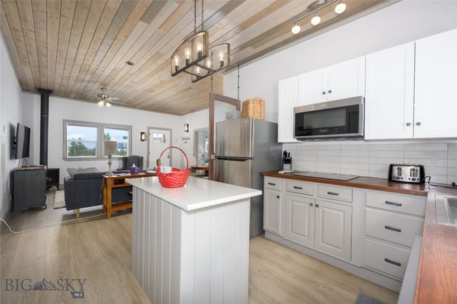 1 Bedroom Apartment/Garage Kitchen | Image 44