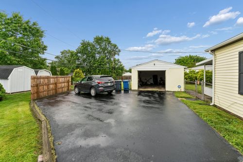 713 Gilmore Dr, Reynoldsburg, OH, 43068-1141 | Card Image