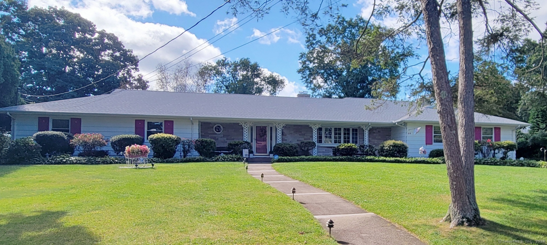 Janet Dr, North Haven, CT 06473