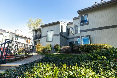 136-466 Ridgecrest Trl, Redding, CA, 96003-3273 | Card Image