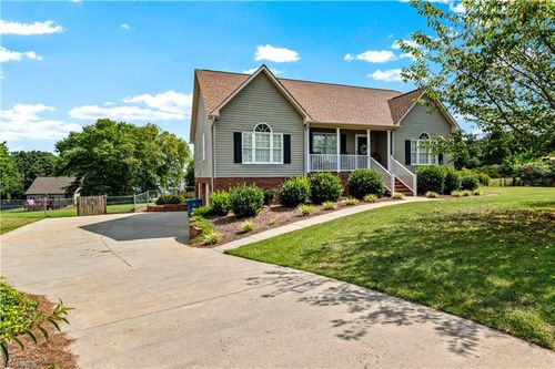 247 Peoples Creek Rd, Advance, NC, 27006-7438 | Card Image