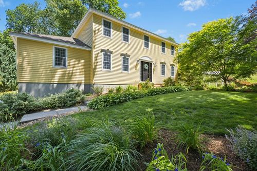 12 Bruce St, Grafton, MA, 01519-1131 | Card Image