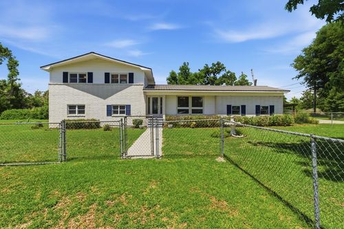 27 Park Ln, Hazlehurst, GA, 31539-5815 | Card Image