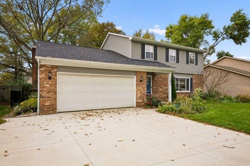 7073 Roundelay Rd N, Reynoldsburg, OH, 43068-1734 | Card Image