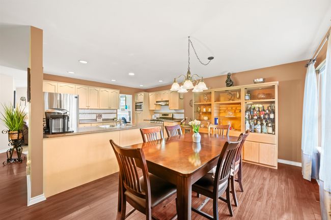 3302 Robson Dr, House other with 5 bedrooms, 3 bathrooms and 6 parking in Coquitlam BC | Image 6