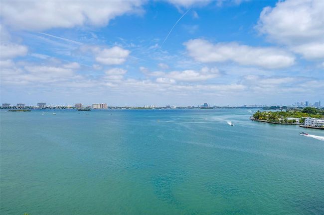APT-1002 - 1881 79 Th Street Cswy, Condo with 2 bedrooms, 3 bathrooms and null parking in North Bay Village FL | Image 14