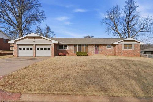 1102 W Will Rogers Dr, Stillwater, OK, 74075-2735 | Card Image