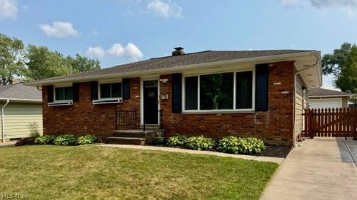 1211 Eric Ln, Cleveland, OH, 44109-4555 | Card Image