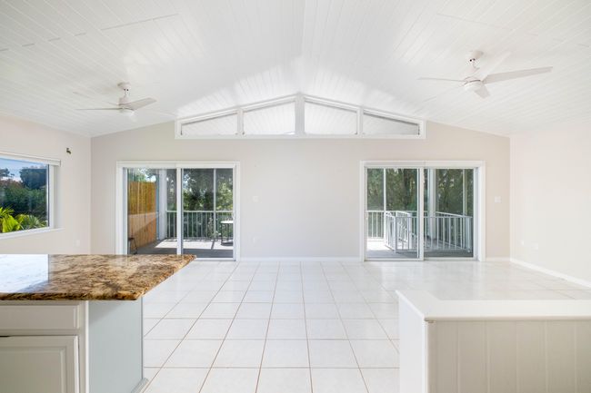 Open Living Space | Image 6