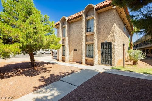 9-605 S Royal Crest Circle, Las Vegas, NV, 89169 | Card Image
