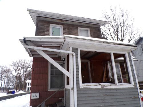 254 E Bank St, Albion, NY, 14411-1214 | Card Image