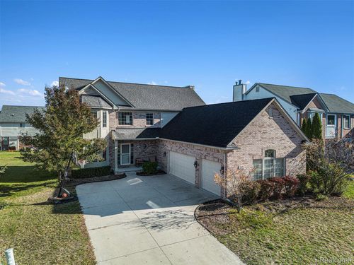 335 Whispering Winds, Oxford, MI, 48371-5192 | Card Image