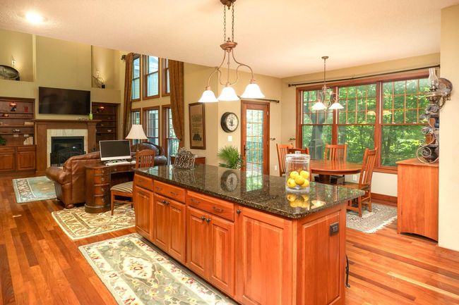 Kitchen-Beautiful views | Image 7