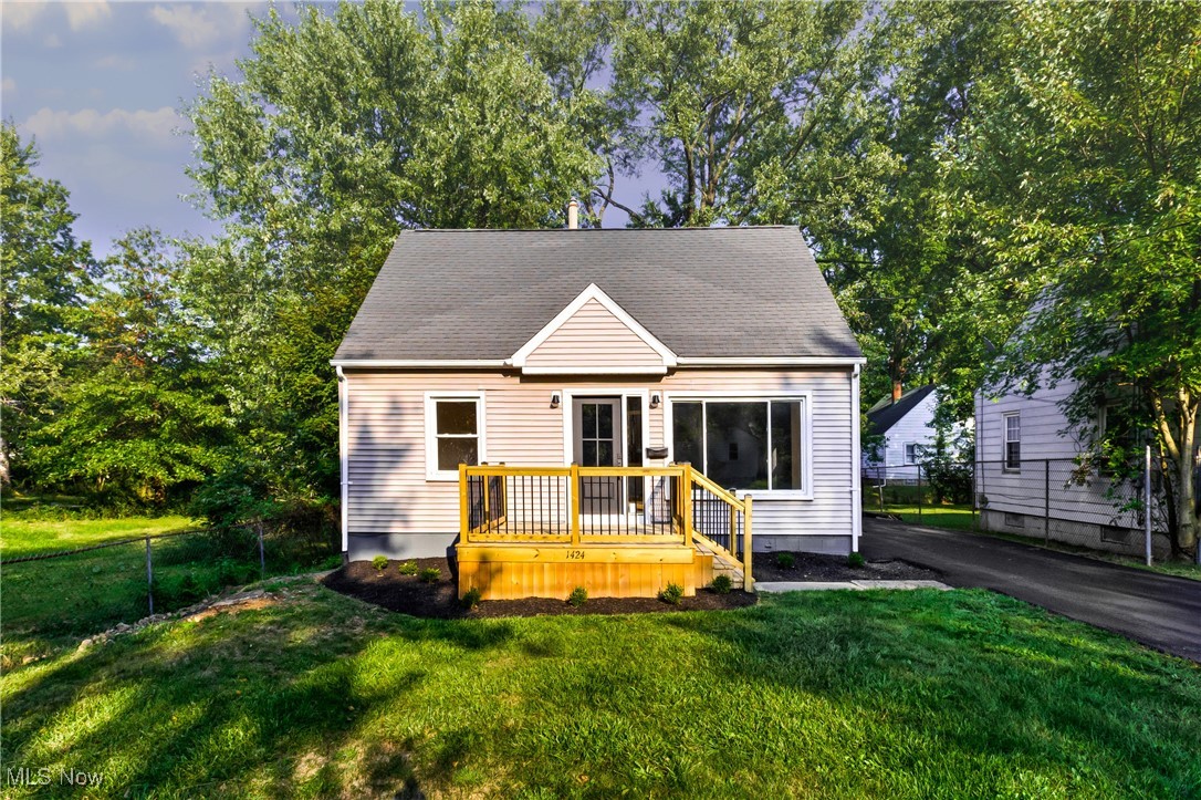 Clemmens Ave, Warren, OH 44485